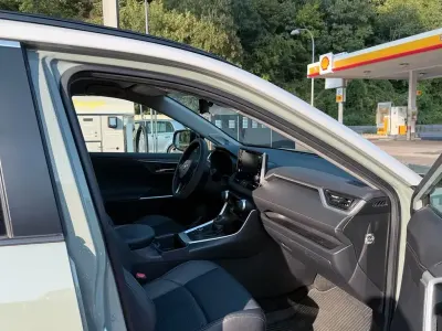 Gebraucht Toyota RAV4 Hybrid 222 PS (163 kW) 2022 Grün SUV