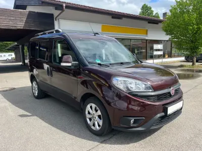 Gebraucht Fiat Doblò Lounge 120 PS (88 kW) 2017 Rot Van / Kleinbus
