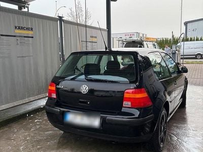 Second-hand VW Golf IV 102 CP (75 kW) 2002 Negru Hatchback