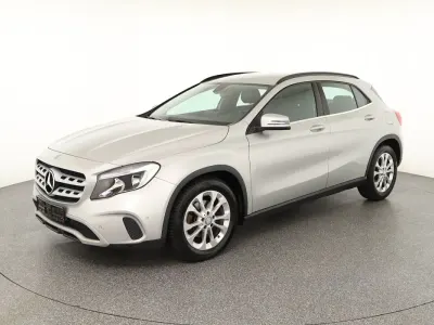 Gebraucht Mercedes GLA200 Style 156 PS (114 kW) 2017 Polarsilber SUV
