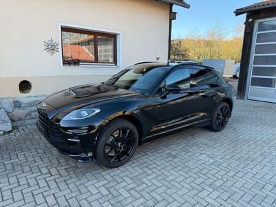 Aston Martin DBX 707