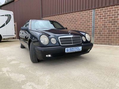 Mercedes E220