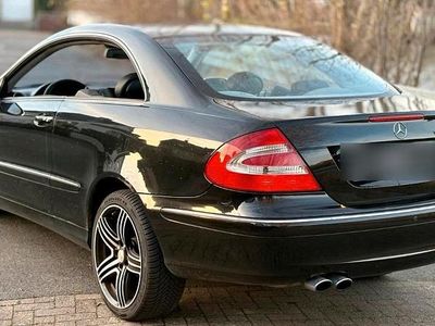 Schwarz Gebraucht 2002 Mercedes CLK320 Avantgarde Coupé | 4.000 € (Fairer Preis)