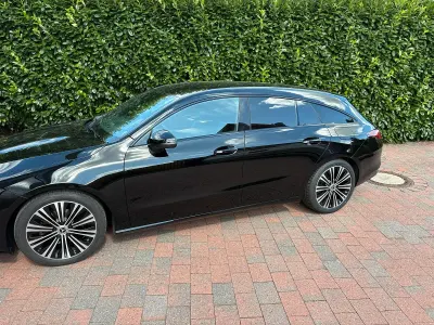 Gebraucht Mercedes CLA200 Shooting Brake 150 PS (110 kW) 2022 Schwarz Kombi