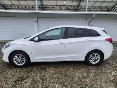 Gebraucht Hyundai i30 Style 110 PS (80 kW) 2013 Weiß Kombi
