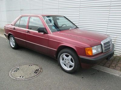 Gebraucht Mercedes 190 122 PS (89 kW) 1990 Rot Limousine