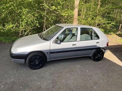 Gebraucht Citroën Saxo 60 PS (44 kW) 1999 Silber Kleinwagen