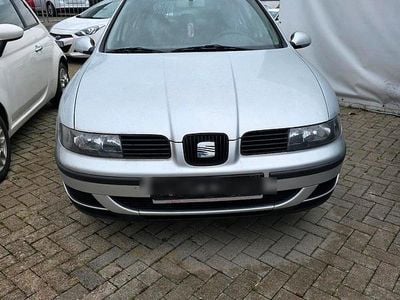 Silber Gebraucht 2003 Seat Leon Kleinwagen | 1.500 € (Teuer)