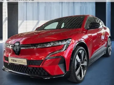 Käytetty Renault Megane E-Tech Techno 160 kW (218 HP) 2023 Punainen Sedan