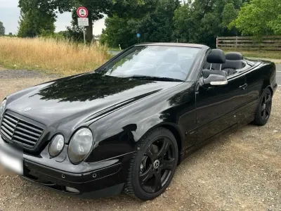 Gebraucht Mercedes CLK320 218 PS (160 kW) 2000 Schwarz Cabrio