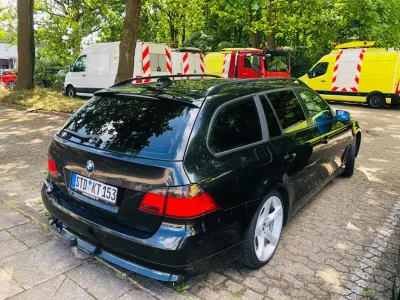 Gebraucht BMW 523 177 PS (130 kW) 2006 Schwarz Kombi