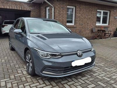 Gebraucht VW Golf VIII Move 150 PS (110 kW) 2023 Grau Limousine