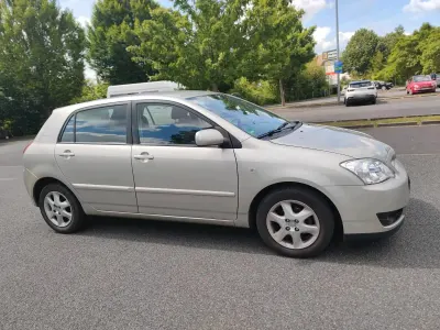 Gebraucht Toyota Corolla 94 PS (69 kW) 2006 Silber Limousine