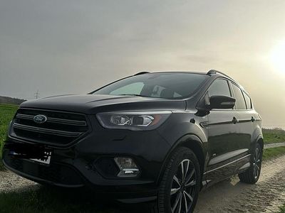 Gebraucht Ford Kuga 150 PS (110 kW) 2017 Schwarz SUV