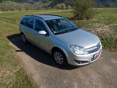 Gebraucht Opel Astra Edition 116 PS (85 kW) 2008 Silber Limousine