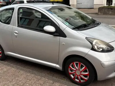 Gebraucht Toyota Aygo 68 PS (50 kW) 2007 Grau Kleinwagen