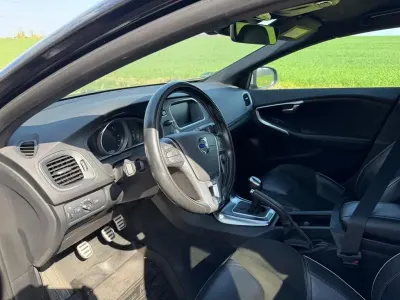 Occasion Volvo V40 Linje You! 150 ch (110 kW) 2015 Noir Berline