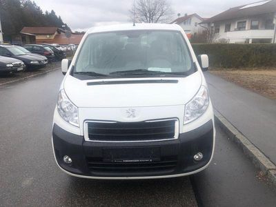 Gebraucht Peugeot TePee Active 128 PS (94 kW) 2015 Weiß Van / Kleinbus