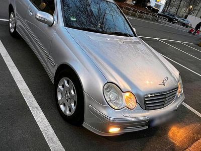 Usata Mercedes C200 163 CV (119 kW) 2005 Grigio Berlina