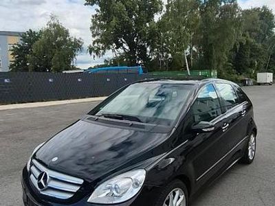 Mercedes B200