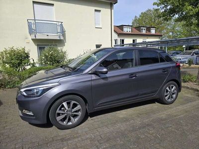 gebraucht Hyundai i20 Navi*Kamera hinten*Sitz- u. Lenkradheizung