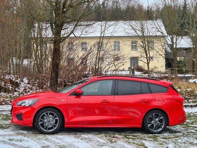 Rot Gebraucht 2020 Ford Focus ST-Line Kombi | 13.999 € (Superpreis)