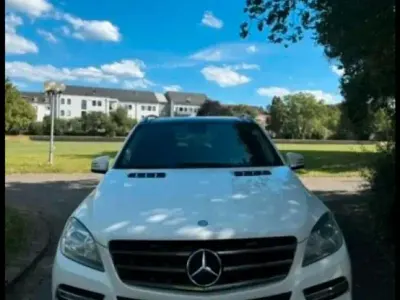 Gebraucht Mercedes ML250 204 PS (150 kW) 2012 Weiß SUV