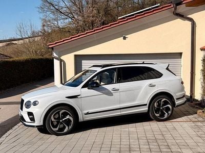 Gebraucht Bentley Bentayga 551 PS (405 kW) 2023 Weiß SUV