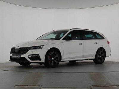Candyweiss Gebraucht 2022 Skoda Octavia RS Kombi | 25.459 € (Fairer Preis)
