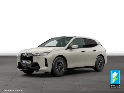 Gebraucht BMW iX M Sport 300 kW (408 PS) 2025 Grau SUV
