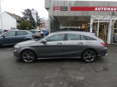 Gebraucht Mercedes CLA220 Shooting Brake 177 PS (130 kW) 2015 Mountaingrau  met. Kombi