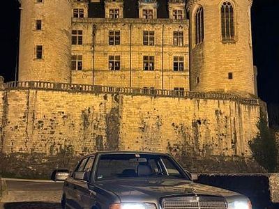 Second-hand Mercedes E300 179 CP (131 kW) 1989 Verde Berlinǎ