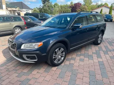Gebraucht Volvo XC70 Momentum 215 PS (158 kW) 2013 Blau Kombi