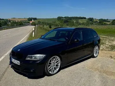Gebraucht BMW 320 Sport Line 184 PS (135 kW) 2012 Schwarz Kombi