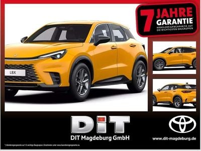 Neu Lexus LBX 136 PS (100 kW) 2025 Sonnengelb SUV