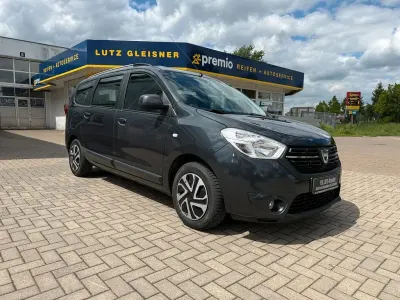 Gebraucht Dacia Lodgy Comfort 102 PS (75 kW) 2018 Grau Van / Kleinbus