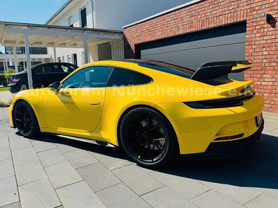 Gelb Gebraucht 2024 Porsche 992 | 215.000 € (Etwas zu teuer)