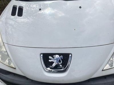 Gebraucht Peugeot 206 68 PS (50 kW) 2011 Weiß Kleinwagen
