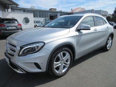 Usata Mercedes GLA180 122 CV (89 kW) 2017 Argento SUV