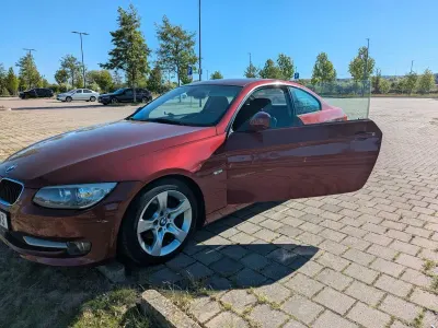 Gebraucht BMW 318 143 PS (105 kW) 2011 Rot Coupé