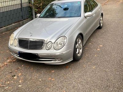 Mercedes E320