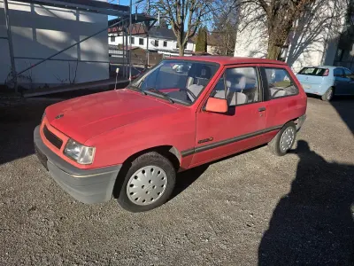 Używany Opel Corsa Swing 50 KM (36 kW) 1992 Czerwony Hatchback