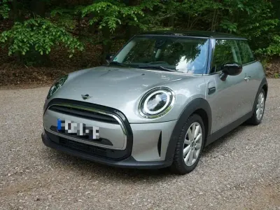 Używany Mini Cooper 136 KM (100 kW) 2023 Srebrny Hatchback