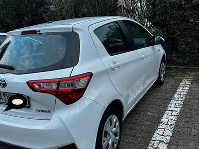 Gebraucht Toyota Yaris 101 PS (74 kW) 2019 Weiß Limousine