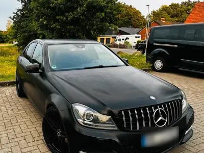 Gebraucht Mercedes C220 170 PS (125 kW) 2011 Schwarz Limousine