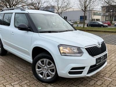 Weiß Gebraucht 2015 Skoda Yeti Active SUV | 5.700 €