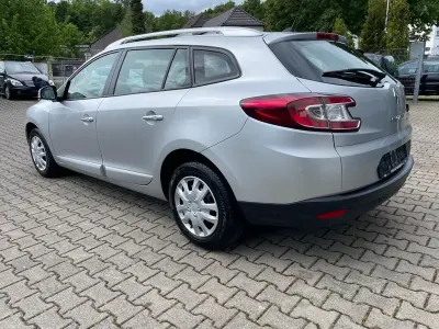 Gebraucht Renault Mégane III Initiale Paris 110 PS (80 kW) 2015 Silber Limousine
