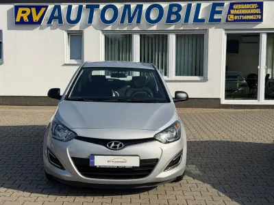 Gebraucht Hyundai i20 Edition 86 PS (63 kW) 2014 Silber Kleinwagen