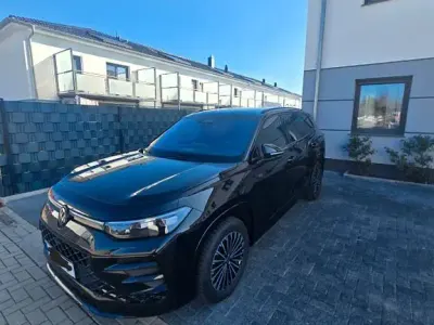 Gebraucht VW Tayron R-line 265 PS (194 kW) 2025 Schwarz SUV