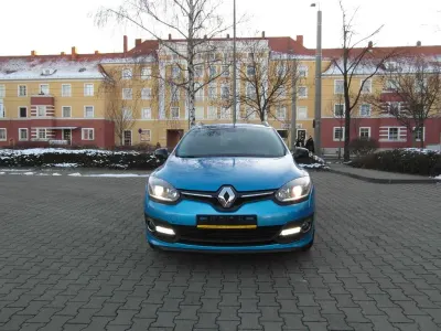 Gebraucht Renault Mégane LIMITED 132 PS (97 kW) 2015 Blau Limousine